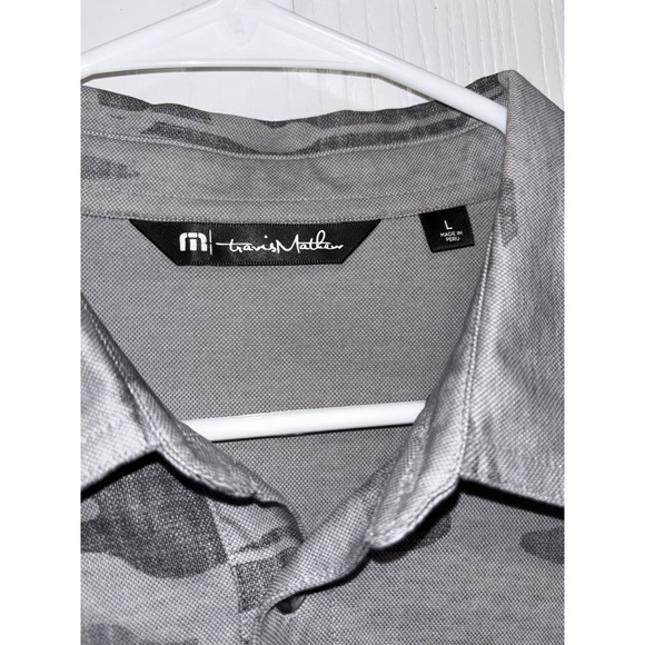 Travis Mathew Golf Polo Shirt Large Gray Camo Island Print Short Sleeve - Picture 3 of 4